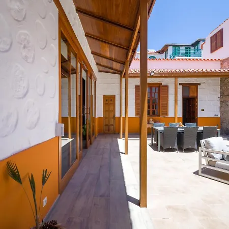 Beautiful House In Traditional Canarian Style